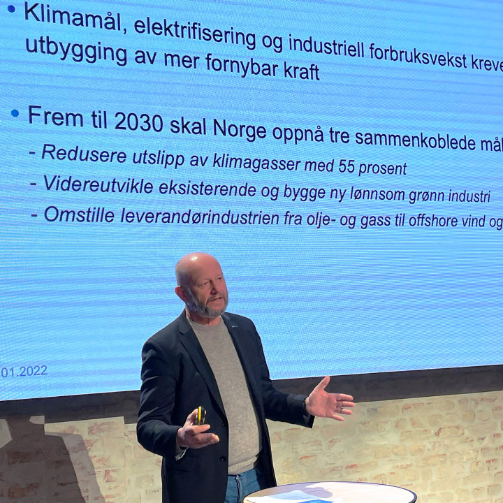Stein Lier-Hansen presenterer Konjunkturrapporten 2022
