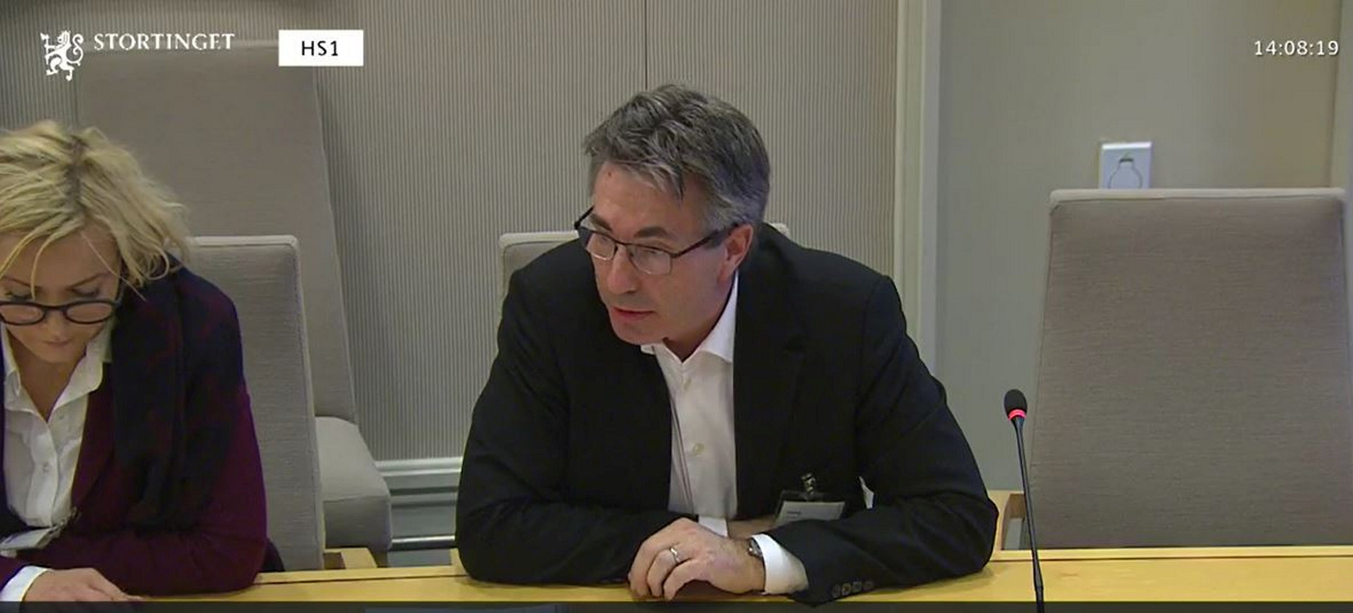 Vibeke Lærum og Hans Martin Møllhausen på høring i Stortinget om gjennomsnittsberegning av arbeidstid (Dok. 8) 26. november 2018. Skjermdump: Stortingets nett-tv