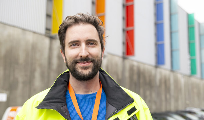 Norsk Gjenvinning er Norges smarteste industribedrift 2020. Her er Adis Cengic, produksjonsdirektør i Norsk Gjenvinning, som deltok i det digitale kåringsarrangementet. Foto: Norsk Gjenvinning