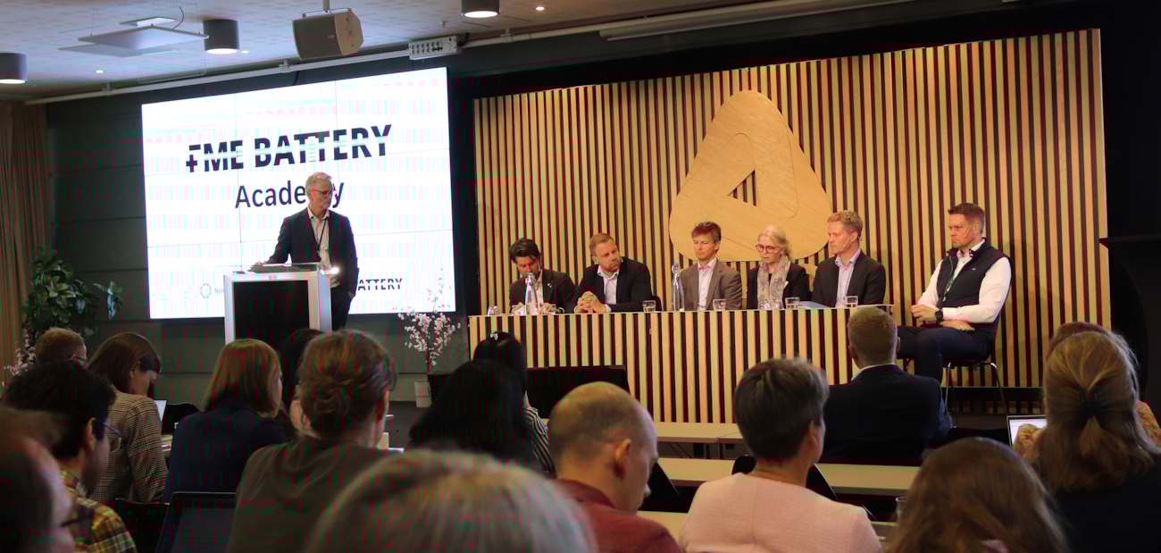 Paneldebatt på konferanse