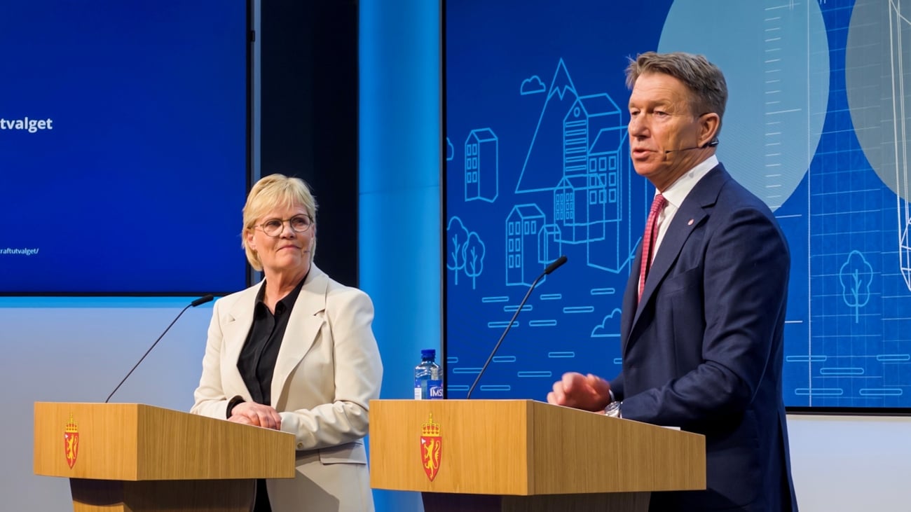 To personer på en scene