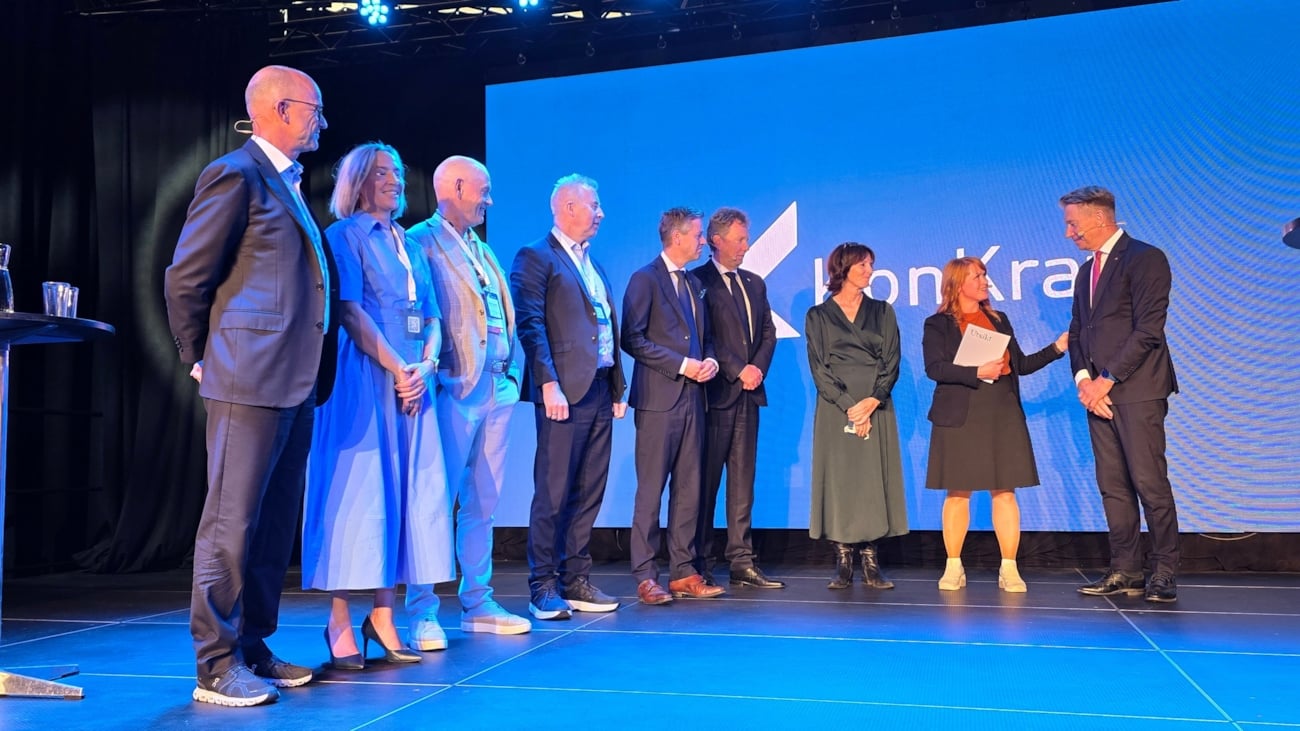 En gruppe mennesker på en scene