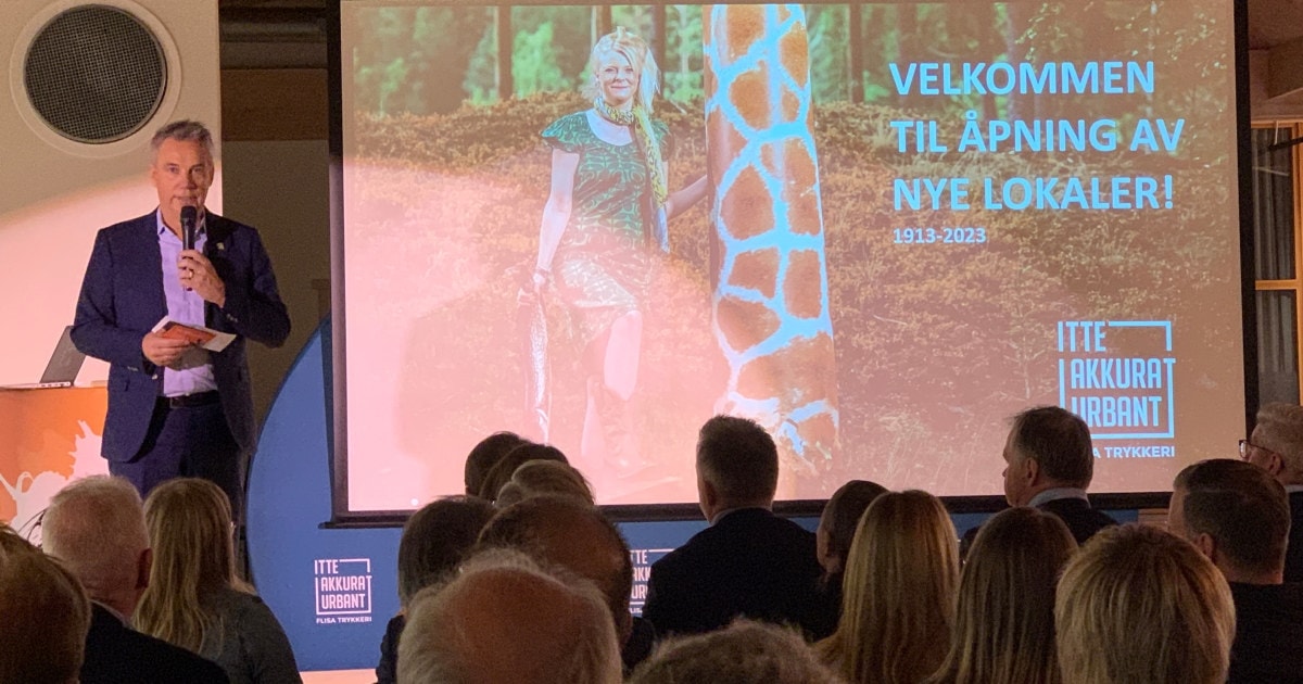 Person på talestol presenterer