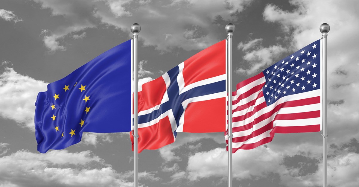 Det amerikanske og norske flagget med EU-flagget