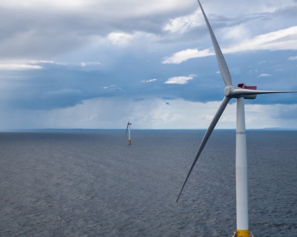 Hywind Tampen floating wind farm Gullfaks platform - illustration
